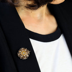 Broche Épingle en or rose, or vert, perles et diamants - Castafiore