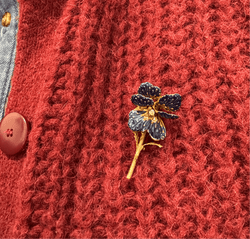Broche « fleur bleue » Édouard Richards - Castafiore