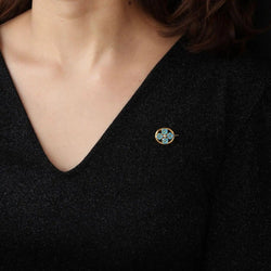 Broche Fleurs émaillées en or jaune et perle - Castafiore