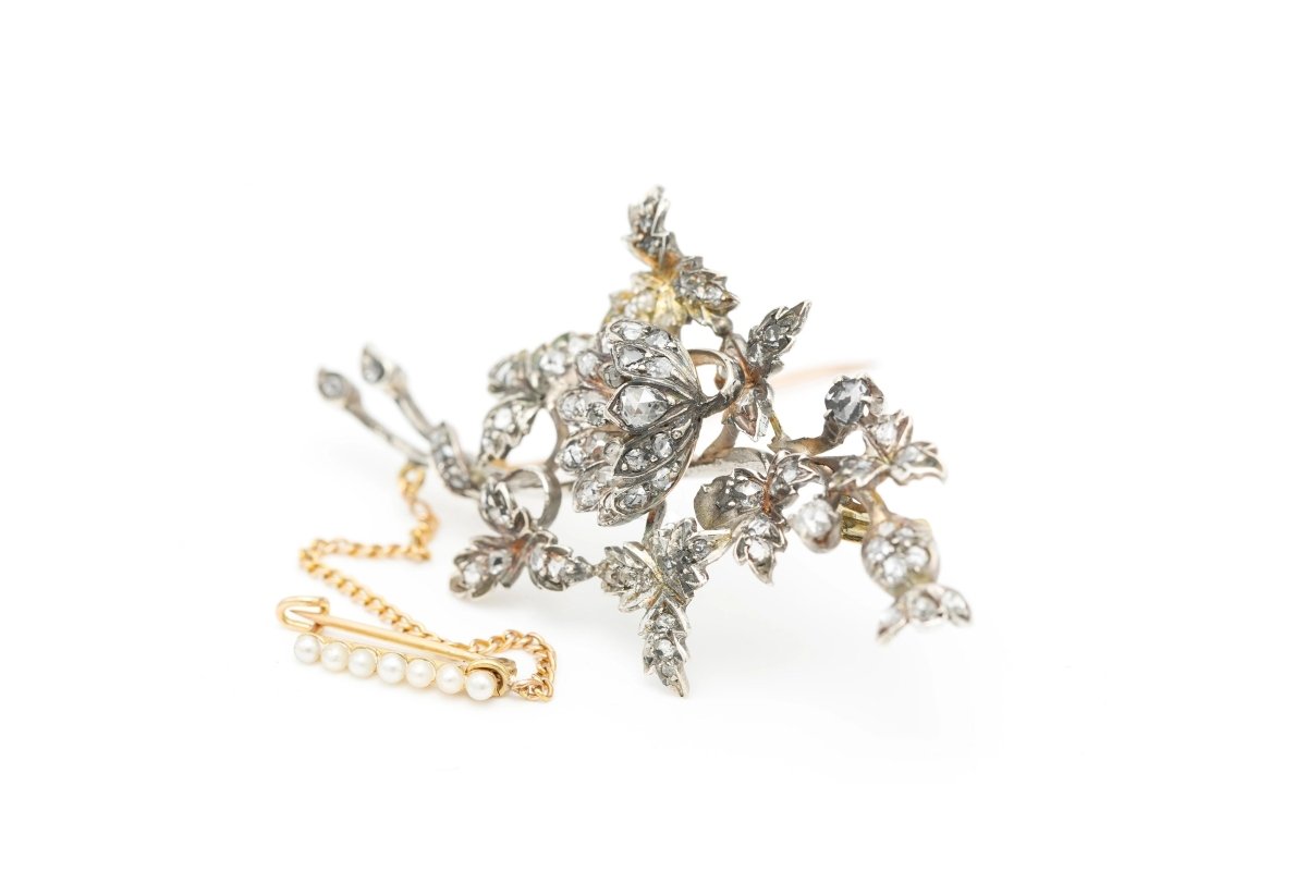 Broche Napoléon III en or jaune, argent, perles et diamants - Castafiore