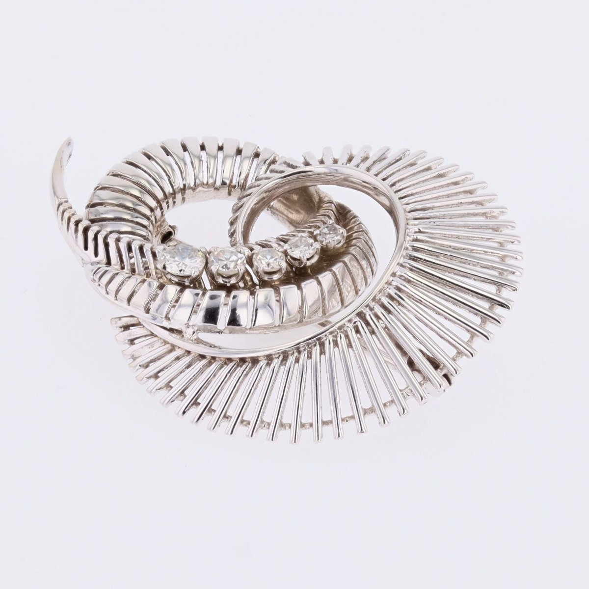 Broche spirale en or blanc et diamants - Castafiore