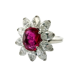 Bague Marguerite en platine, rubis et diamants