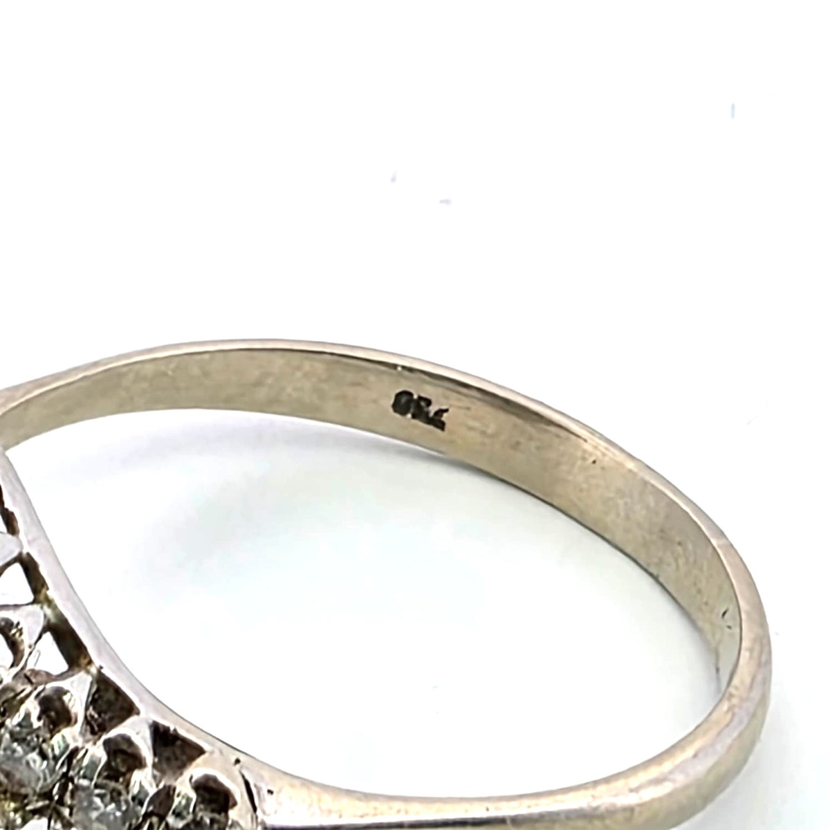 Bague en or blanc et diamants