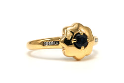 Bague Solitaire en or jaune, saphirs et diamants