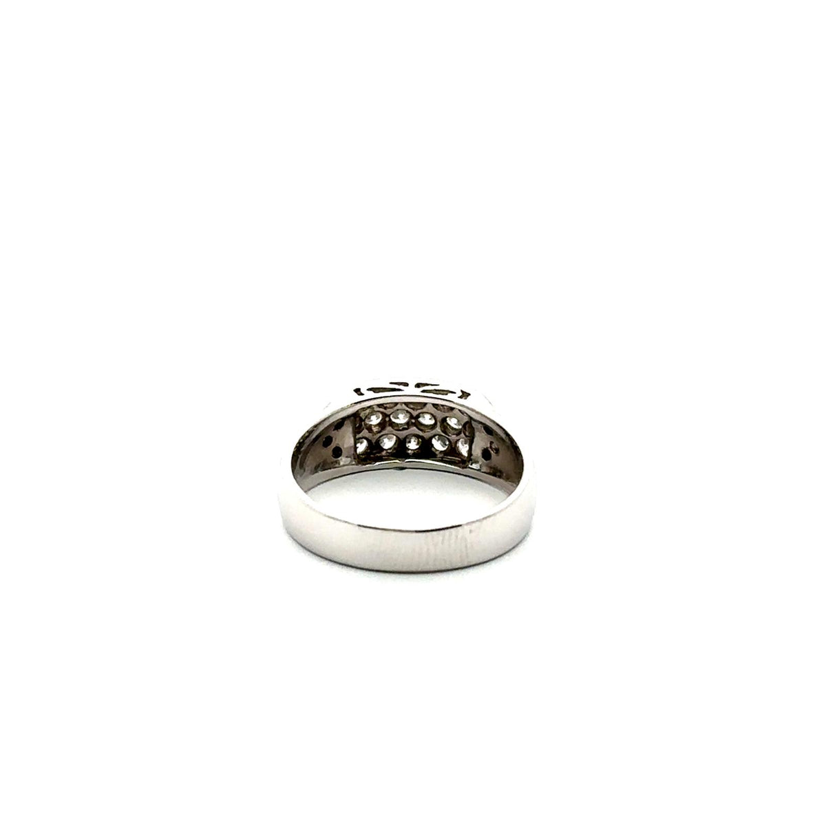 Bague Pavée en or blanc et diamants