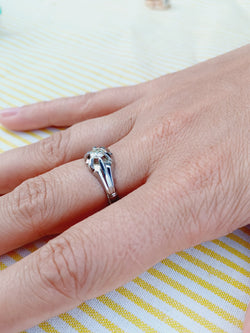 Bague Solitaire en or blanc et diamants