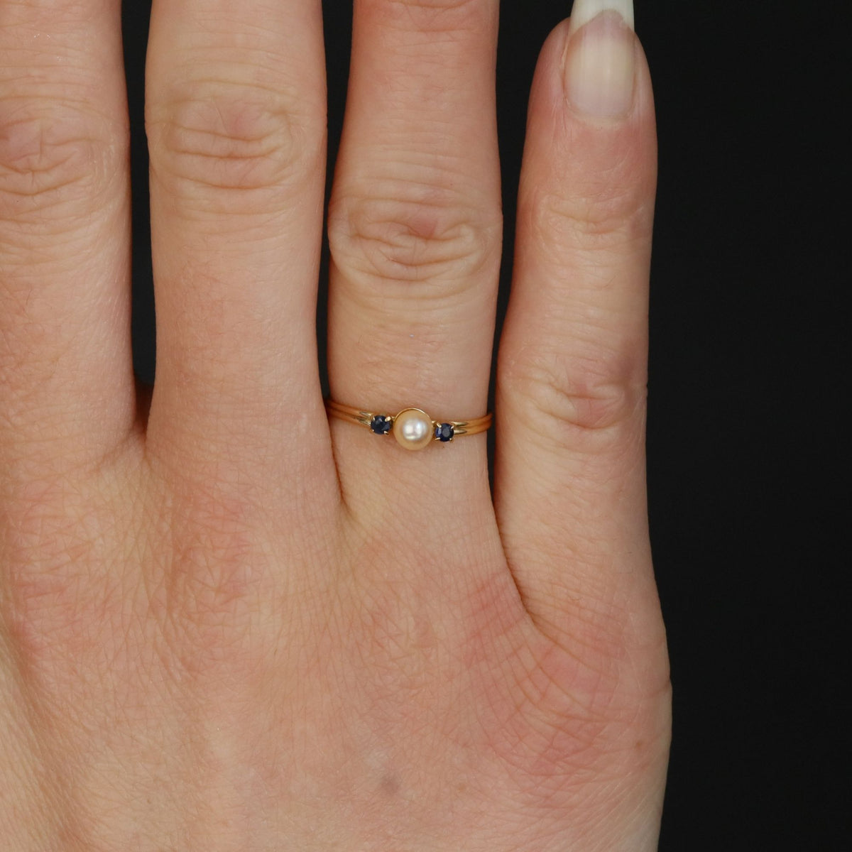 Bague Trilogie en or jaune, perle et saphirs