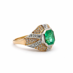 Bague Cocktail en or jaune, or blanc, émeraude et diamants
