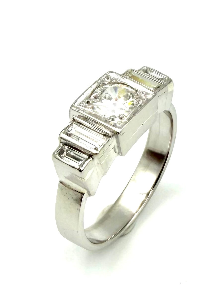 Bague en platine et diamants