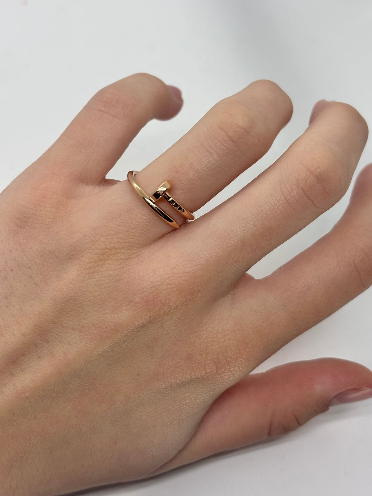 Bague Jonc CARTIER Clou en or rose