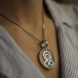 Chaine Pendentif Chopard Happy Spirit Or gris 18k avec Diamants brillants . ref : 79/6103/0 - 20. - Castafiore