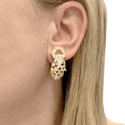 Clips d'oreilles O.J. PERRIN, or jaune, saphirs et émeraudes et diamants - Castafiore