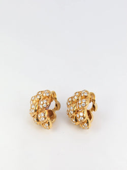 Clips d’oreilles pommes de pins en or et diamants, 1970 - Castafiore