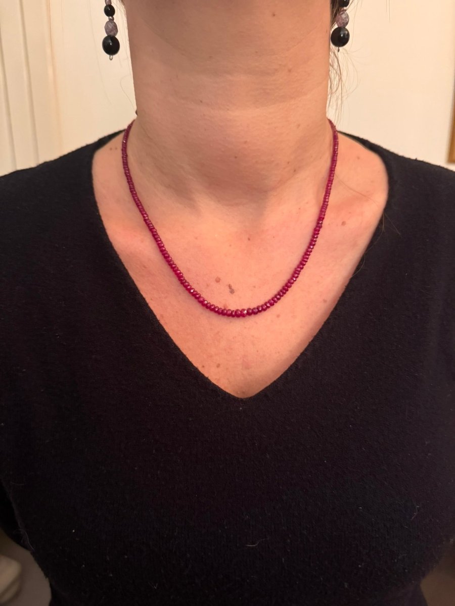 Collier de Perles en rubis - Castafiore