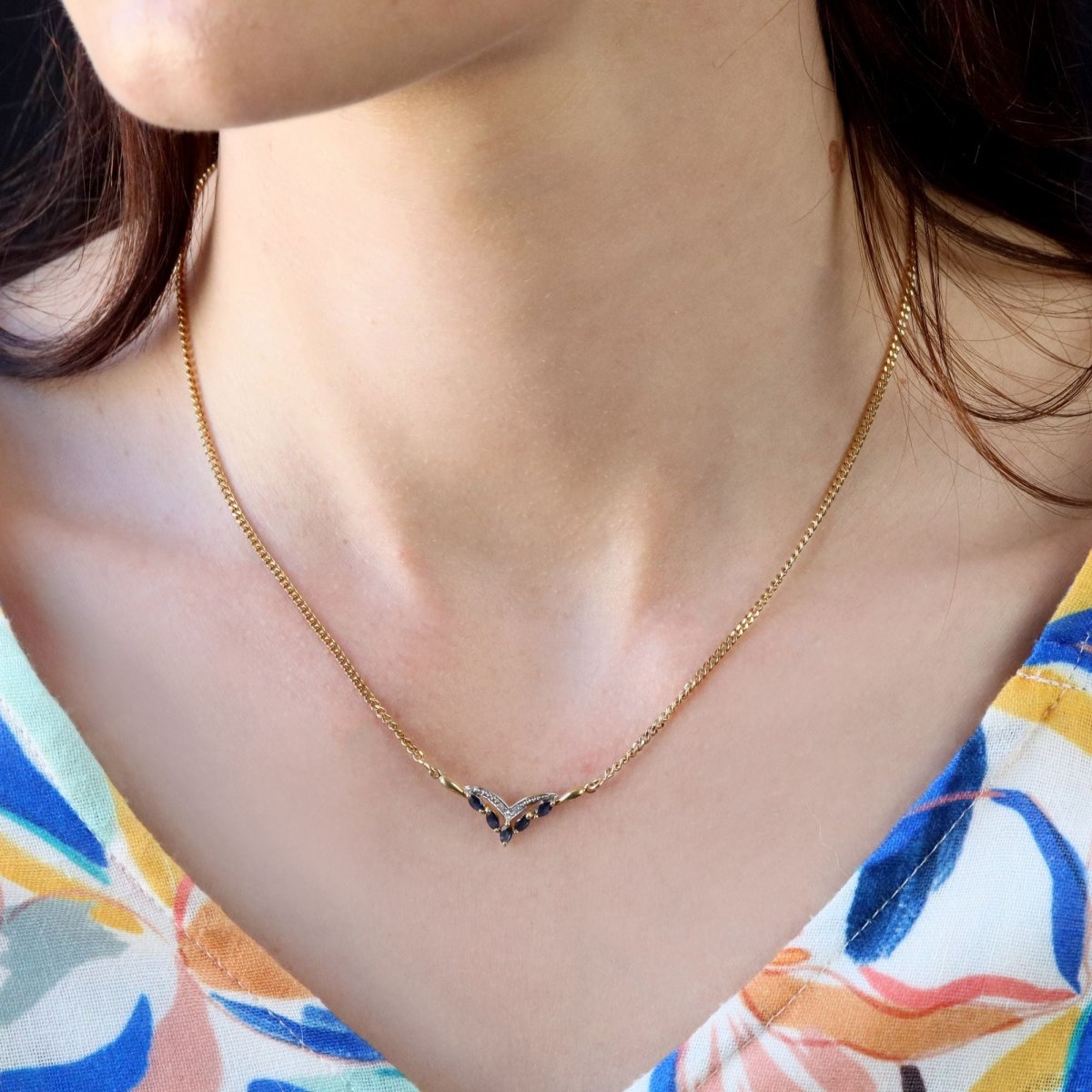 Collier maille gourmette en or jaune et saphirs navette diamants - Castafiore