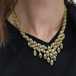 Collier MAUBOUSSIN en or jaune, émeraudes et diamants