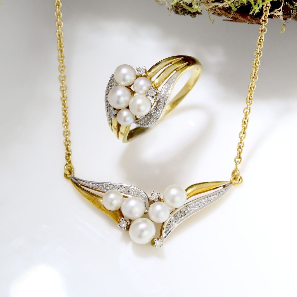 Collier moderne maille forçat en or jaune et or blanc avec diamants et perles de culture - Castafiore