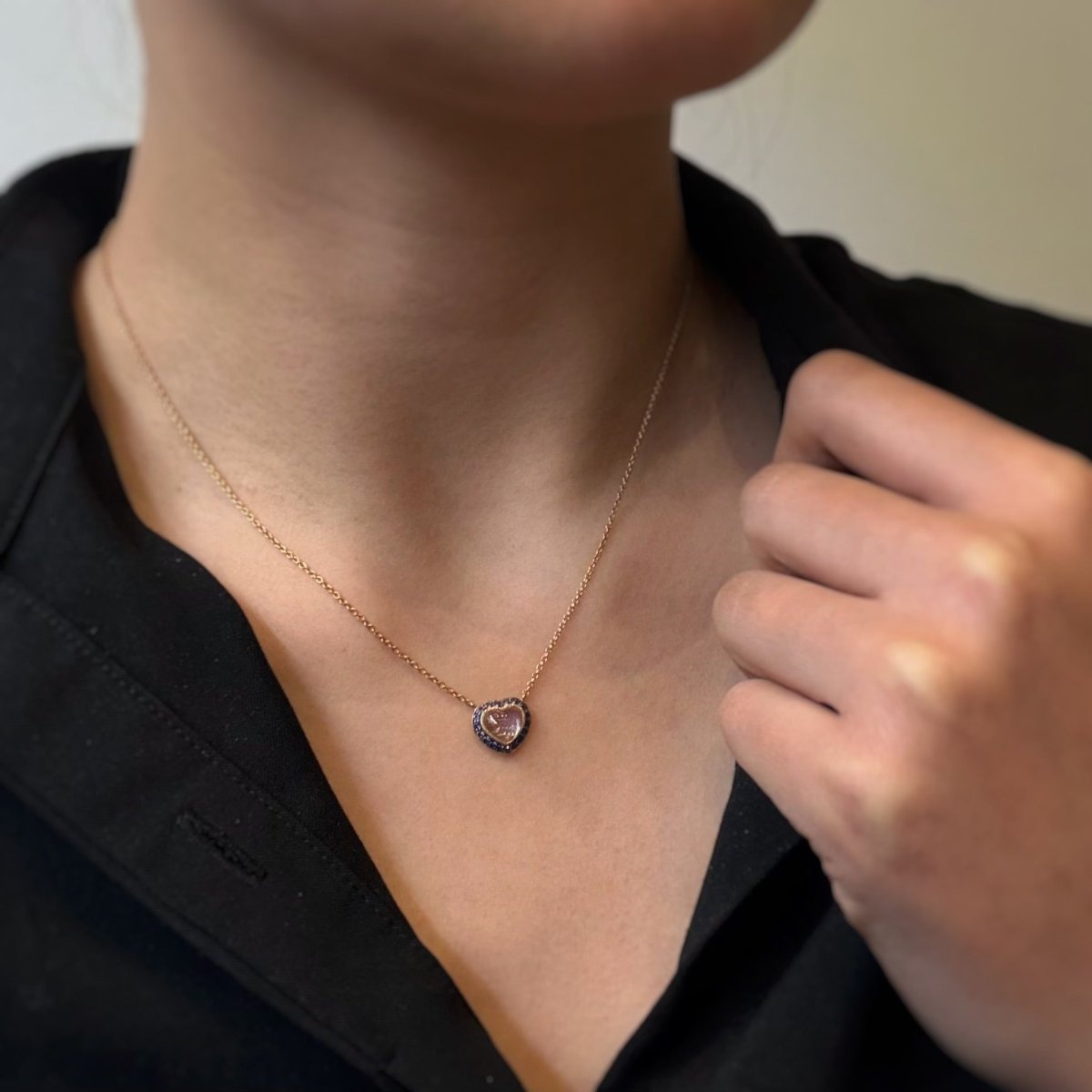 Collier Pendentif ALEXANDRA ROSIER "Amour" en or jaune, saphirs et pierre de lune - Castafiore
