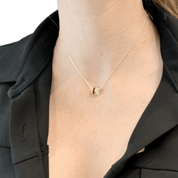 Collier Pendentif BOUCHERON "Mini Bague Quatre Red Édition" en or jaune, or blanc, or rose, céramique et diamant - Castafiore