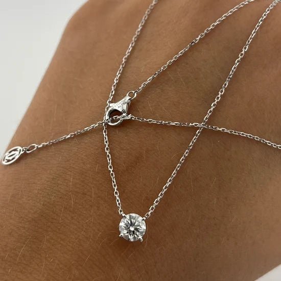 Collier Pendentif CARTIER en or blanc et diamant - Castafiore