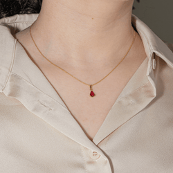 Collier Pendentif DIDIER GUÉRIN en or jaune et rubis - Castafiore