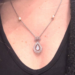 Collier Pendentif en or blanc, perles et diamants