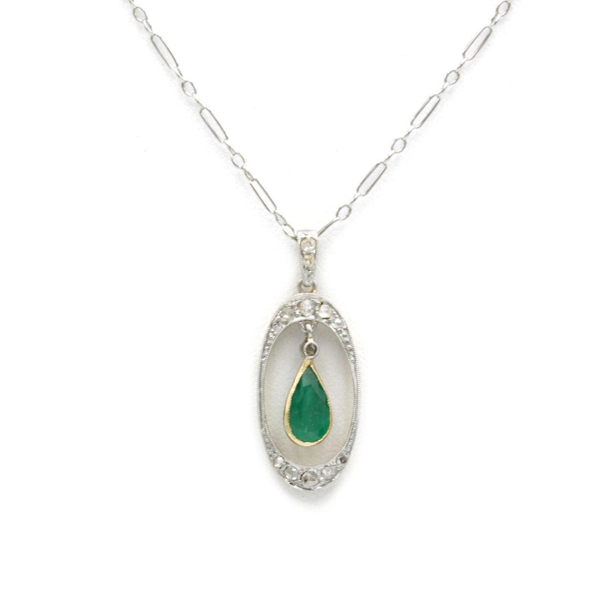 Collier Pendentif en or blanc, platine, émeraude et diamants - Castafiore