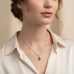 Collier pendentif en or blanc, saphir et diamants - Castafiore