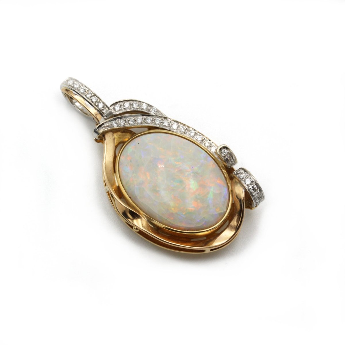 Collier Pendentif en or jaune, opale et diamants - Castafiore