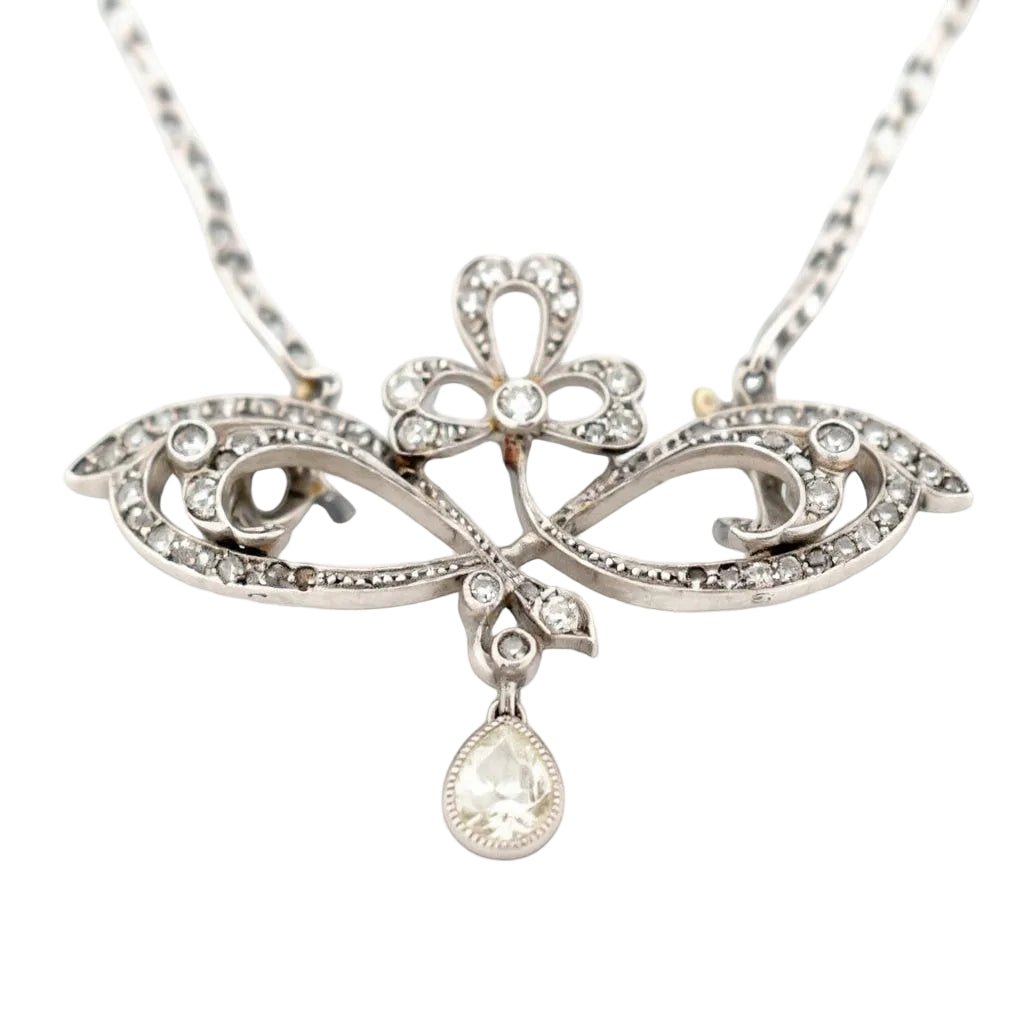 Collier Pendentif en platine et diamants - Castafiore