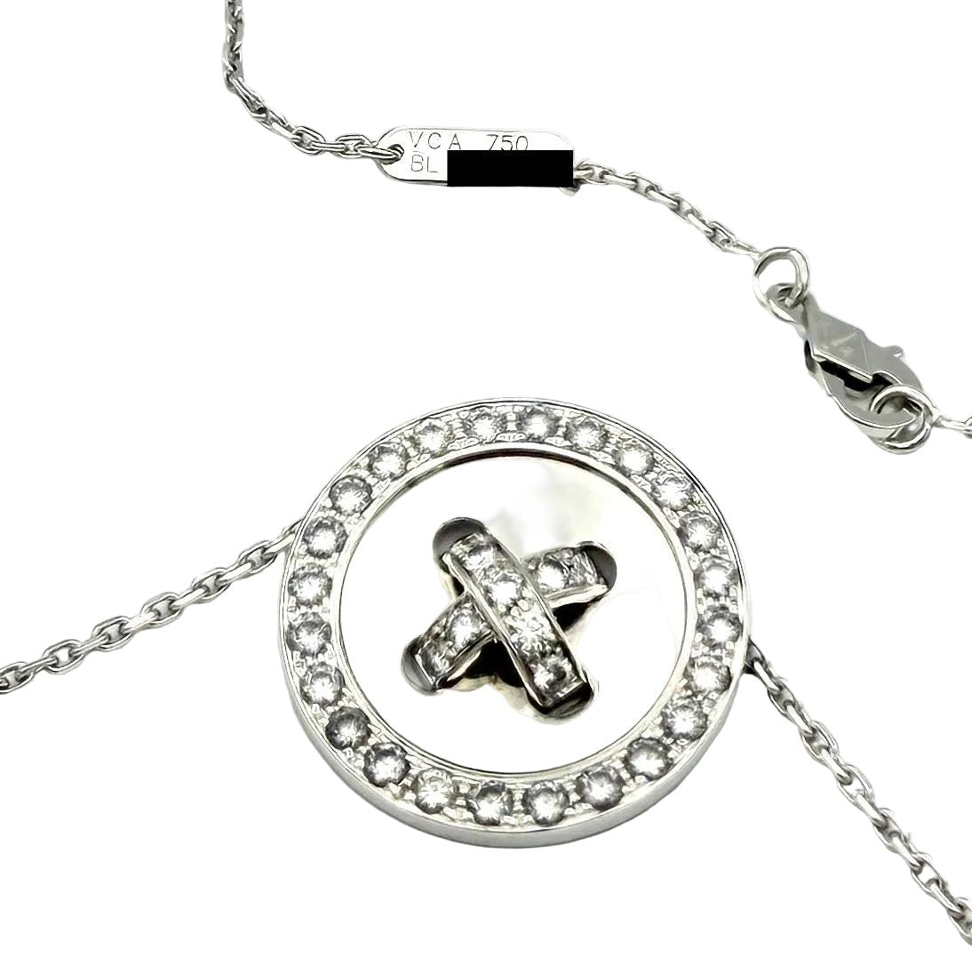 Collier Pendentif VAN CLEEF & ARPELS "Boutonnière" en or blanc et diamants - Castafiore