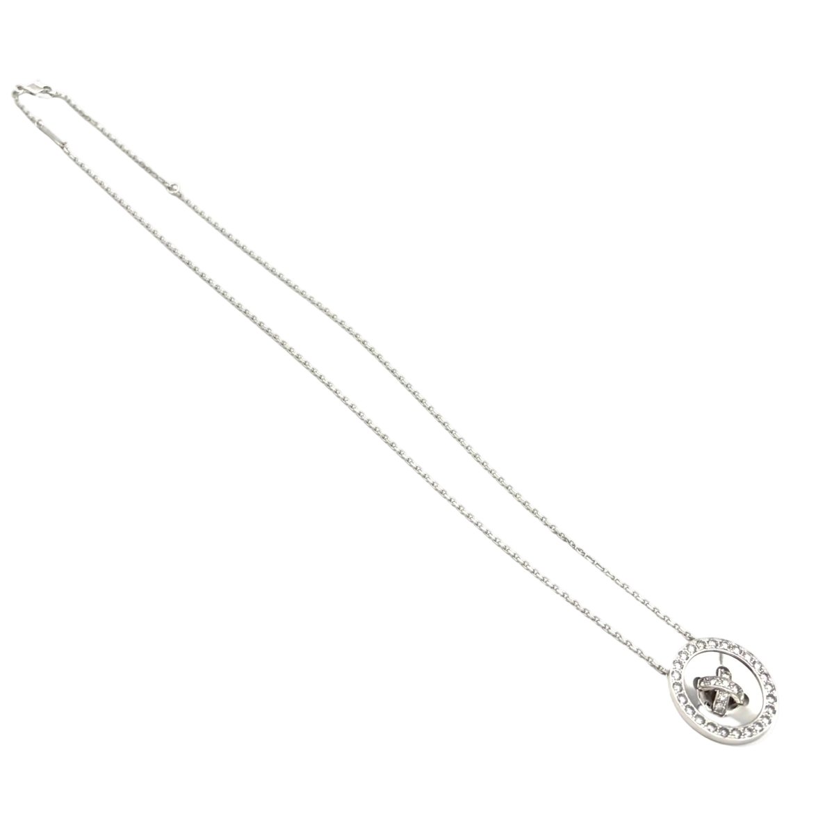 Collier Pendentif VAN CLEEF & ARPELS "Boutonnière" en or blanc et diamants - Castafiore