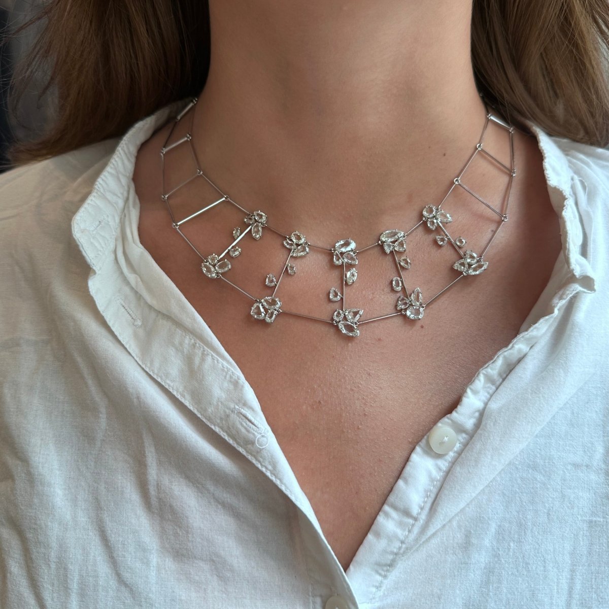 Collier plastron en or blanc et diamants - Castafiore