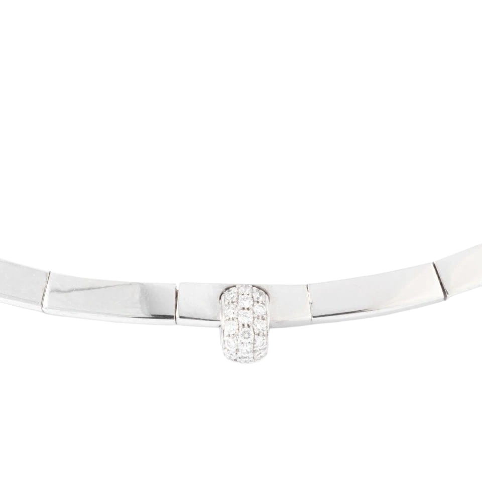 Collier rigide or gris de la maison Chaumet - Castafiore