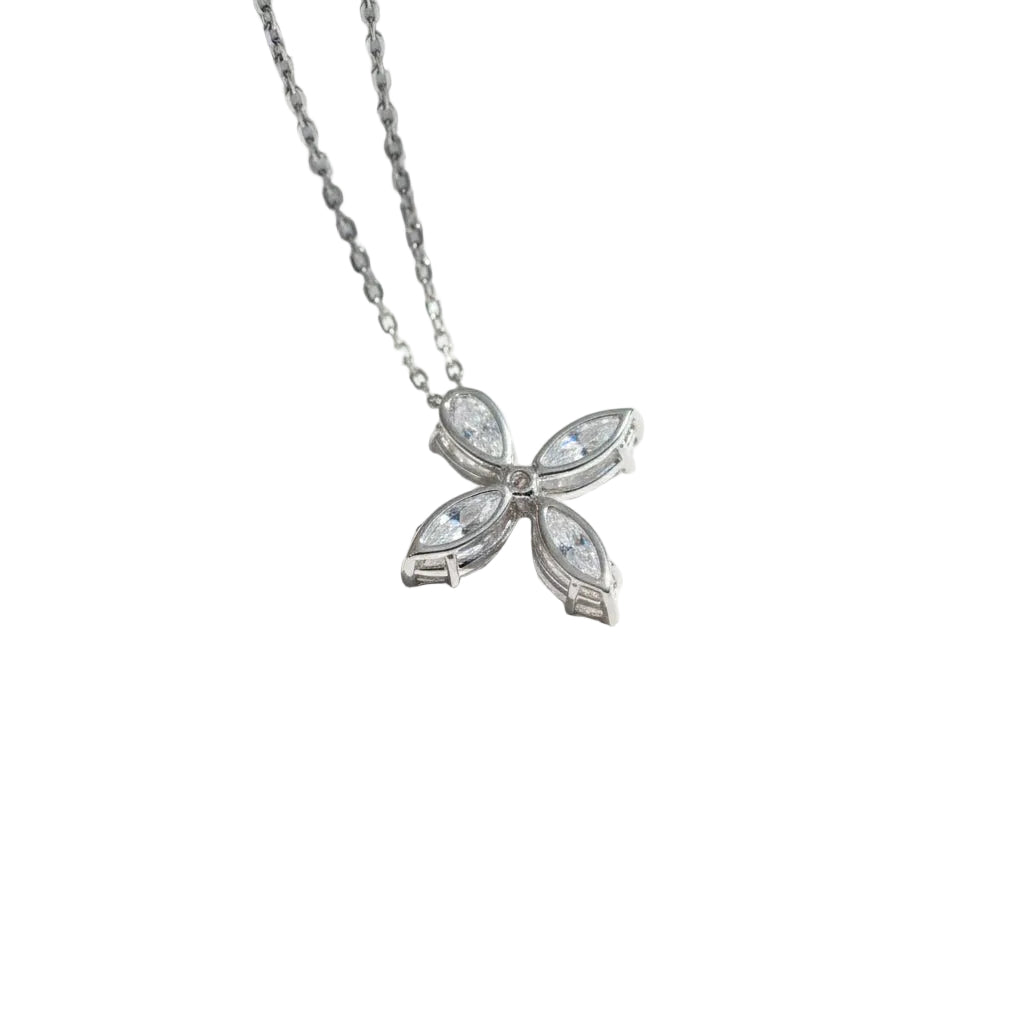 Collier Trèfle en or blanc et diamants - Castafiore