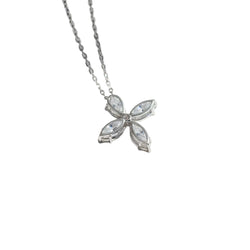 Collier Trèfle en or blanc et diamants - Castafiore