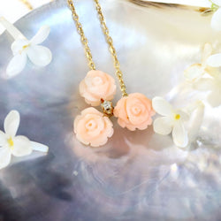 Collier trio de roses en or jaune et corail peau d'ange et diamant - Castafiore
