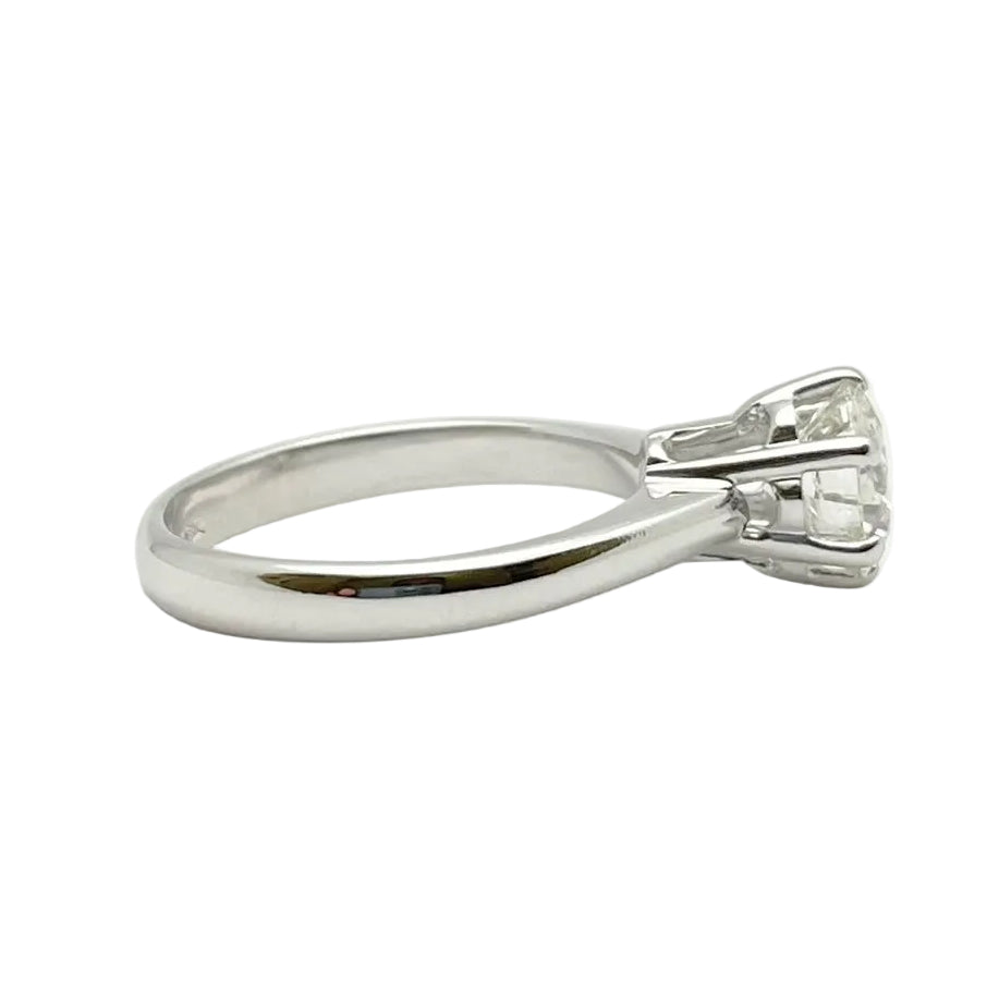 Bague Solitaire en or blanc et diamant