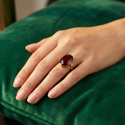 Bague Cocktail en or champagne et grenat