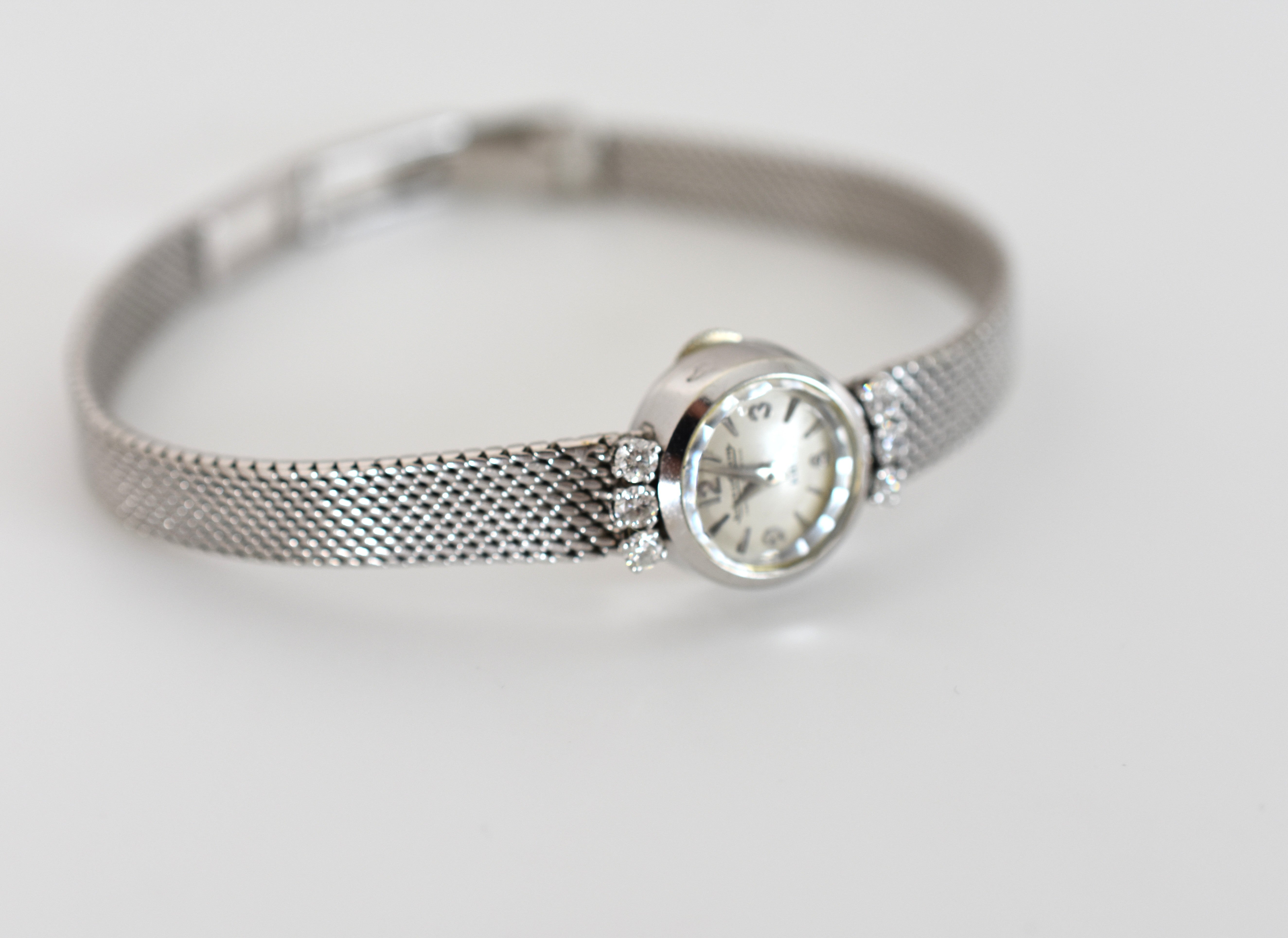 Montre JAEGER-LECOULTRE en or blanc et diamants
