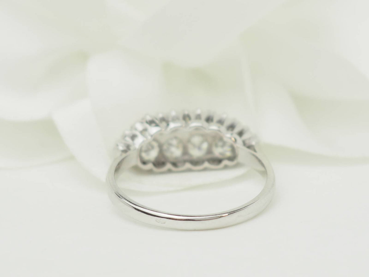 Bague Alliance en or blanc et diamants
