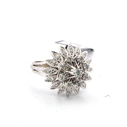 Bague Marguerite en or blanc et diamants