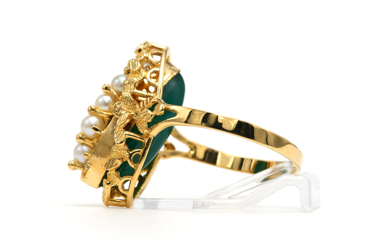 Bague Marquise en or jaune, chrysoprases et perles