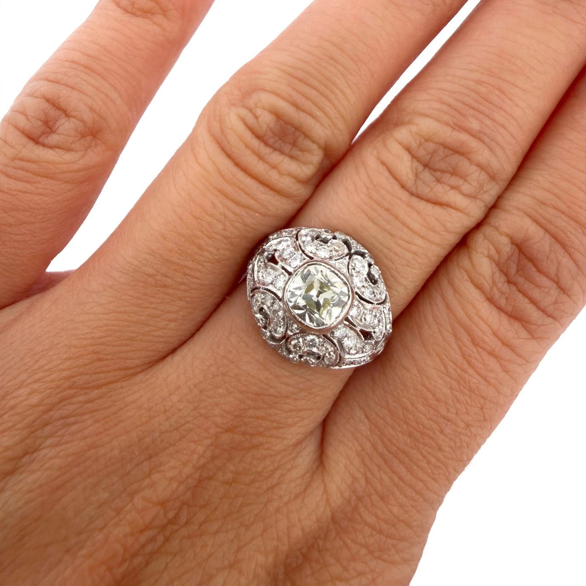 Bague Dôme en or blanc et diamants