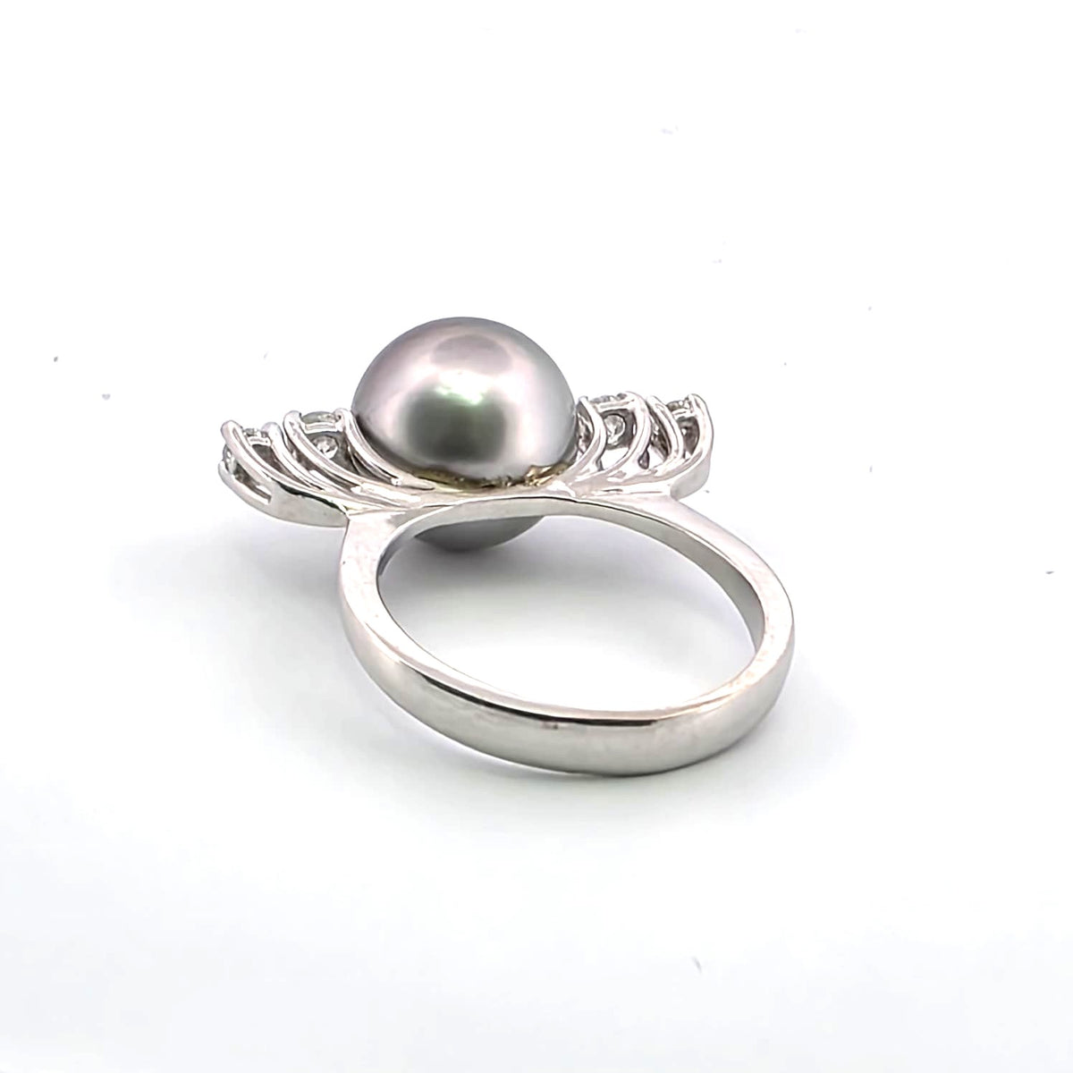Bague Solitaire en or blanc, perle et diamants