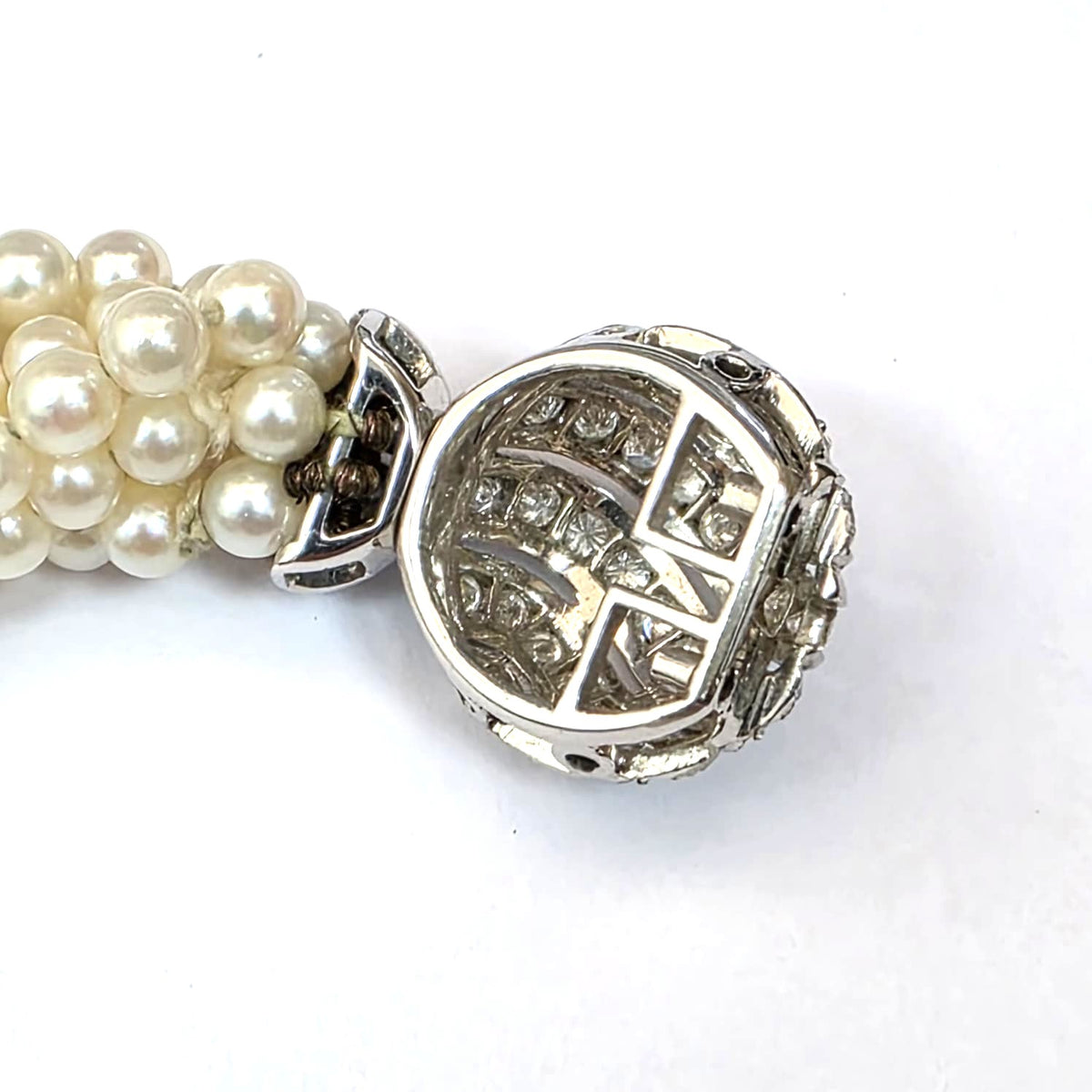 Bracelet en or blanc, perles et diamants