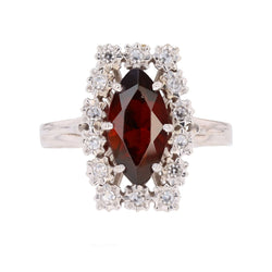 Bague Entourage en or blanc, grenat et diamants