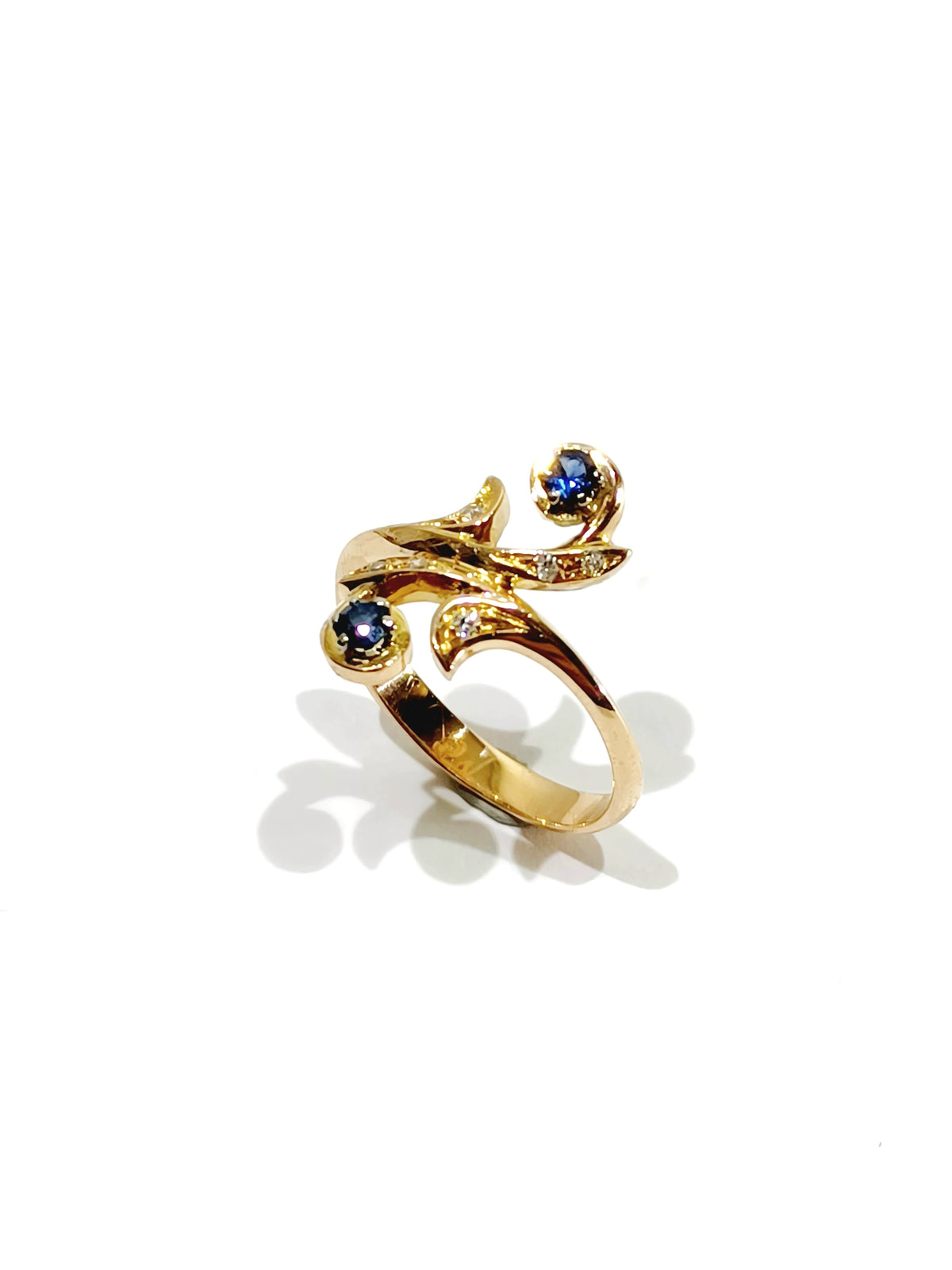 Bague Toi et Moi en or jaune, saphir, et diamants