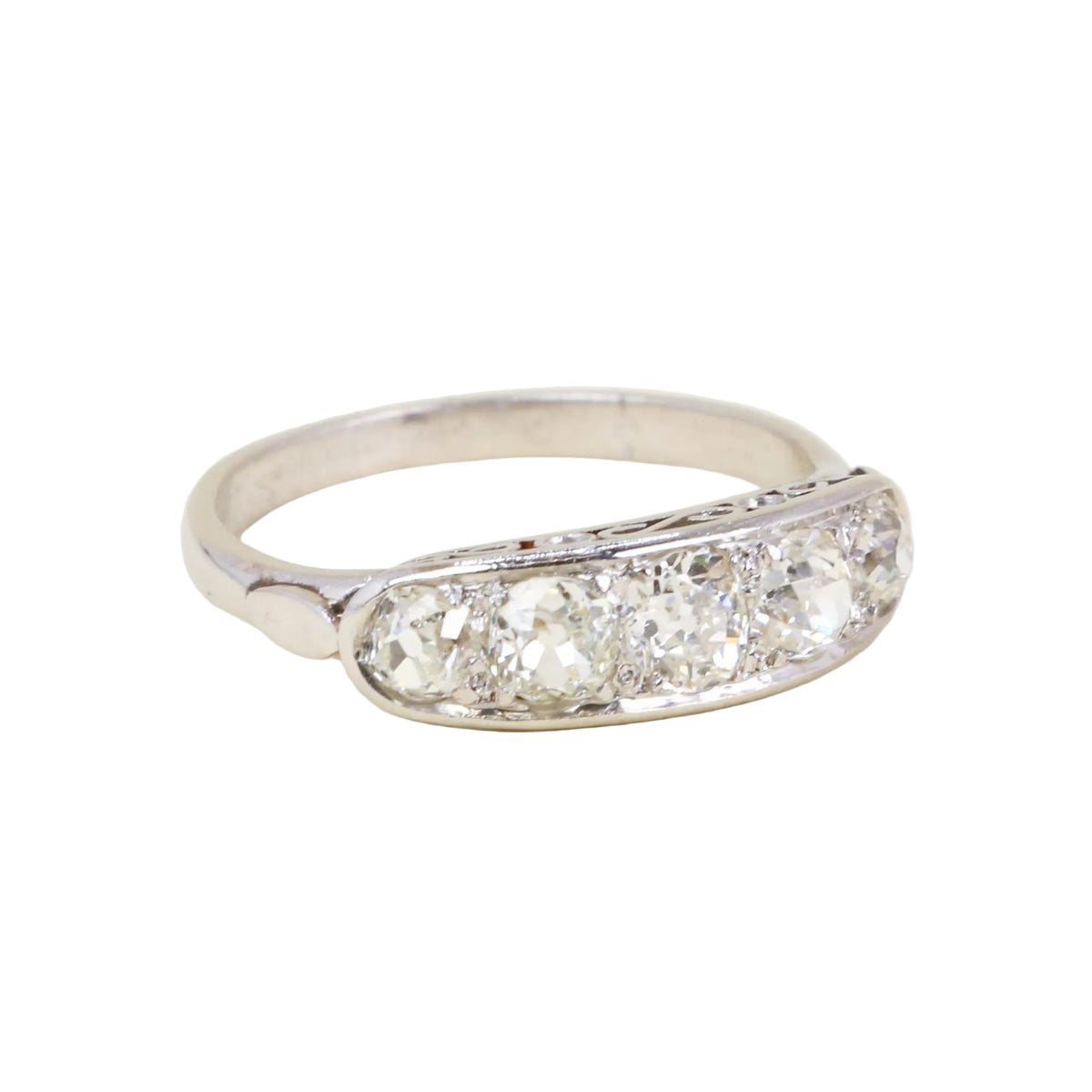 Bague Jarretière en platine et diamants