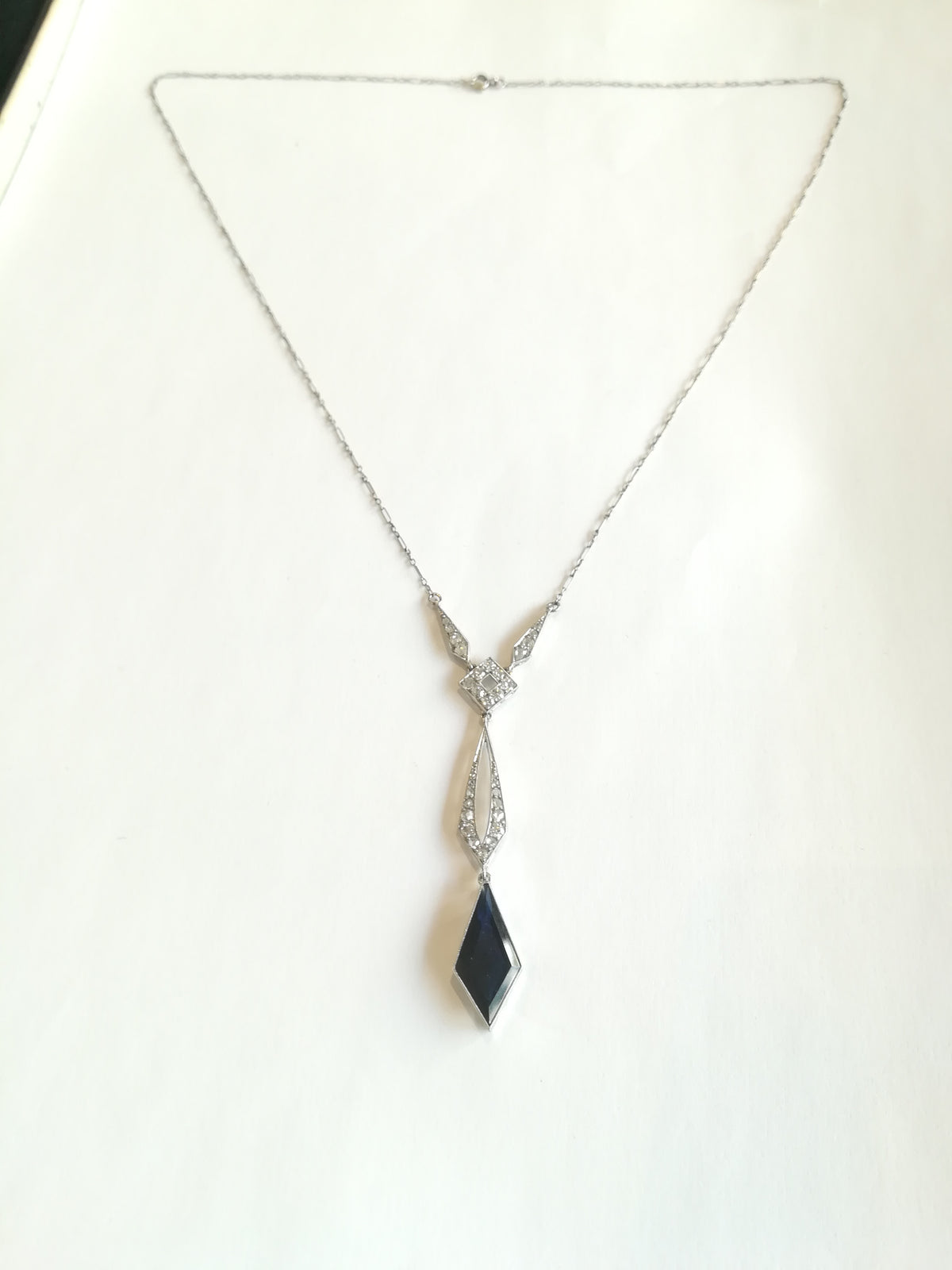Collier Négligé en platine, saphir et diamants